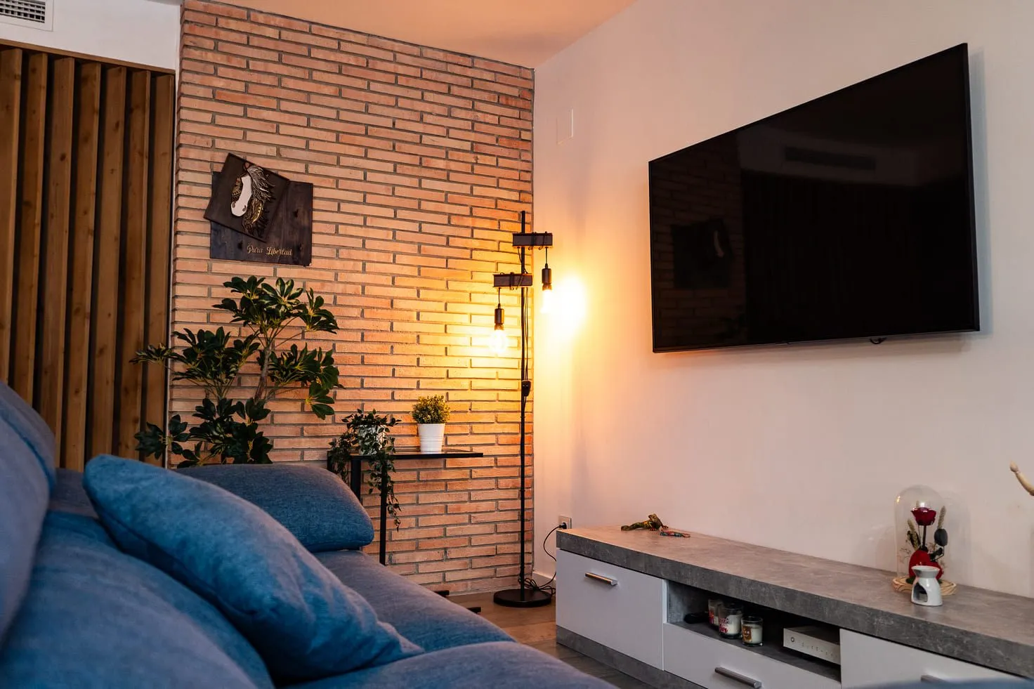 Reforma integral de vivienda: Cuarto de baño reformado al completo con redisposición y rediseño completo de interiores
