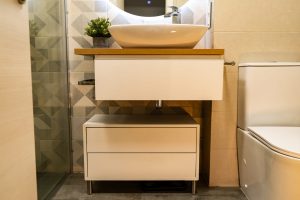 Sustitución de mueble de lavabo por uno más moderno Reforma de cuarto de baño